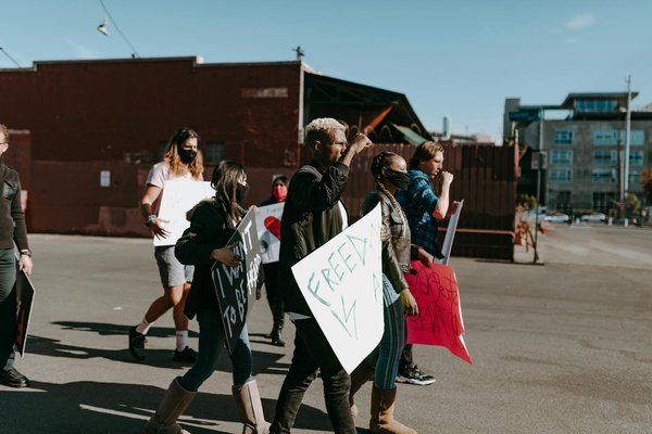 Découvrez l'univers apaisant du téléphone rose mature